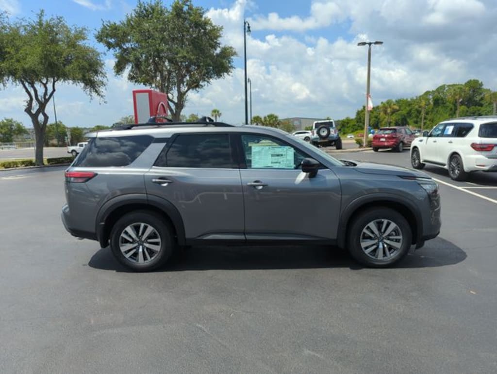 New 2026 Nissan Pathfinder SL SUV