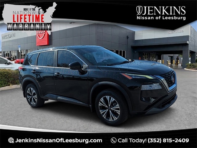 2022 Nissan Rogue SV's photo