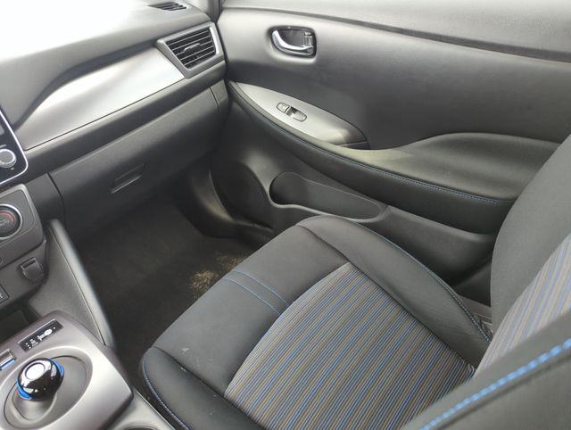 2023 Nissan Leaf S - Photo 26