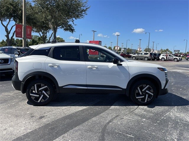 2026 Nissan Kicks SV photo 3