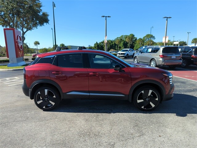 2026 Nissan Kicks SR photo 3