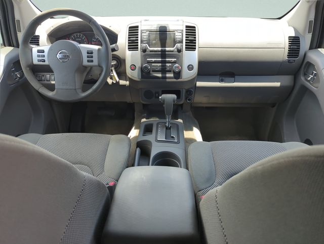 2017 Nissan Frontier SV - Photo 18