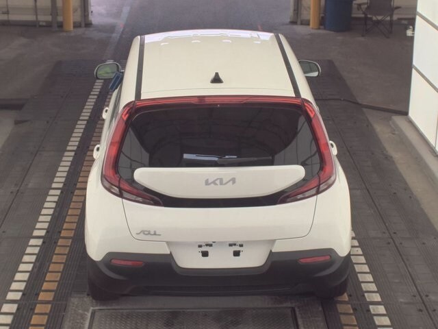 2022 Kia Soul LX photo 2