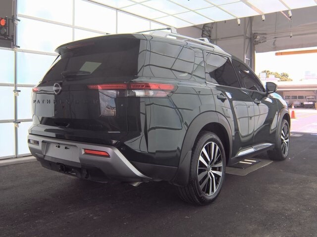 2025 Nissan Pathfinder SV photo 3
