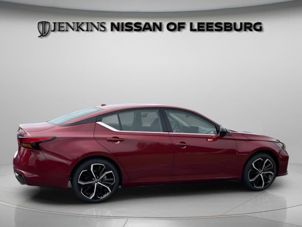 New 2025 Nissan Altima SR Sedan