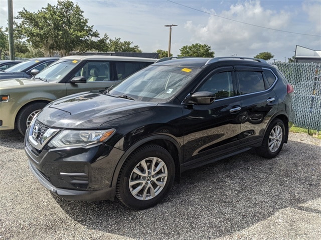 Used 2017 Nissan Rogue SV with VIN KNMAT2MT3HP501561 for sale in Leesburg, FL