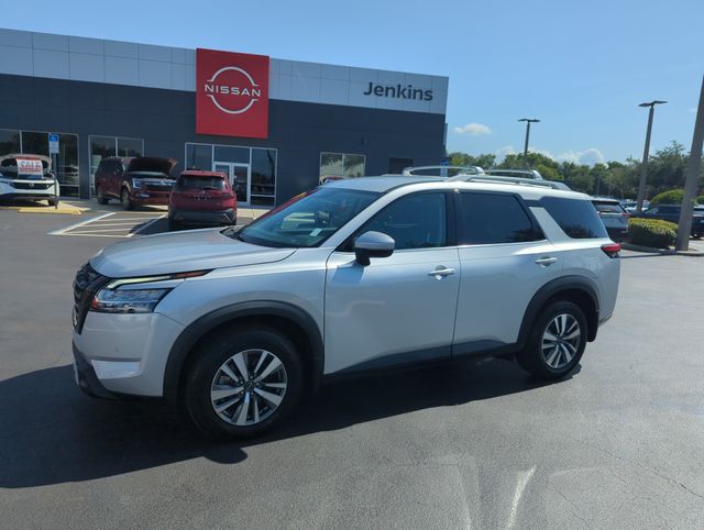 2023 Nissan Pathfinder SL - Photo 13