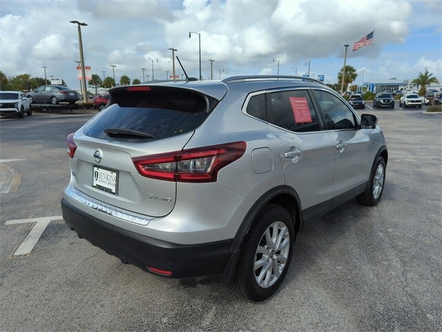 2022 Nissan Rogue Sport SV photo 2