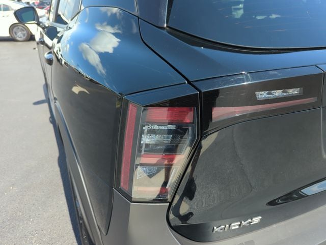 2025 Nissan Kicks SV AWD - Photo 18