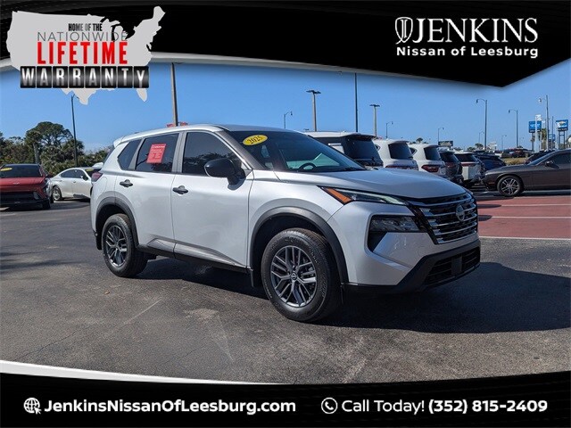 2025 Nissan Rogue S's photo