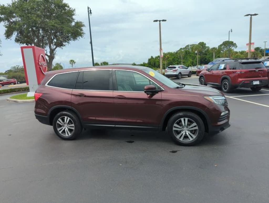 Used 2017 Honda Pilot EX-L w/Navigation FWD SUV