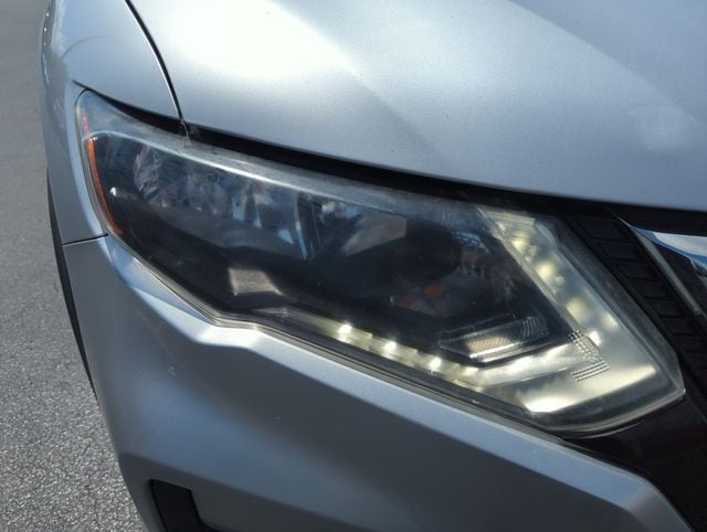 2020 Nissan Rogue SV - Photo 17