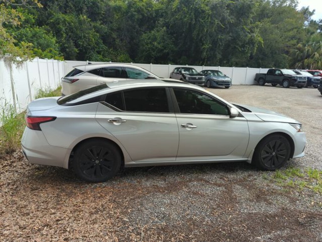 Certified 2021 Nissan Altima 2.5 SV Sedan