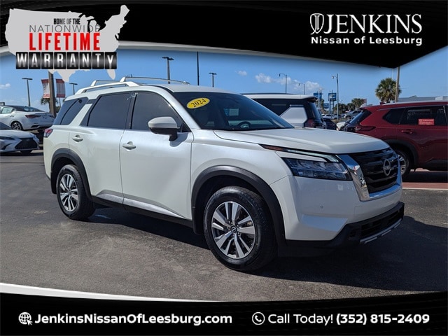 2024 Nissan Pathfinder SL's photo