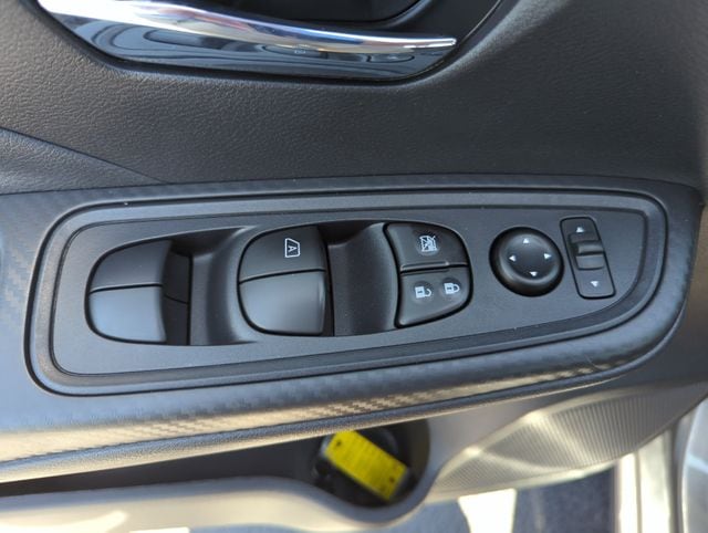 2025 Nissan Versa Sedan SV - Photo 29