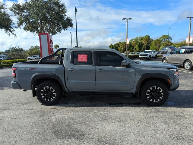 2022 Nissan Frontier PRO-4X photo 2
