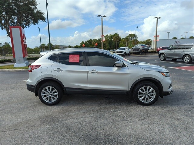 2022 Nissan Rogue Sport SV photo 2