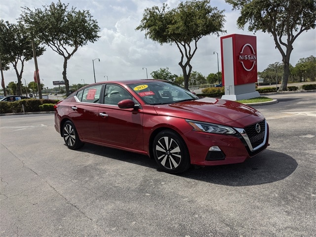 Used 2022 Nissan Altima SV with VIN 1N4BL4DV7NN343952 for sale in Leesburg, FL