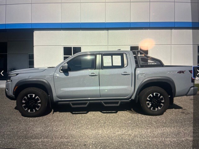 2022 Nissan Frontier PRO-4X photo 2