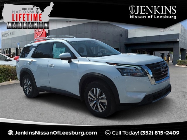 2025 Nissan Pathfinder SL's photo