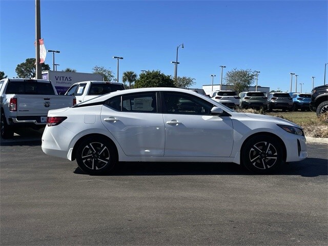 2025 Nissan Sentra SV photo 3
