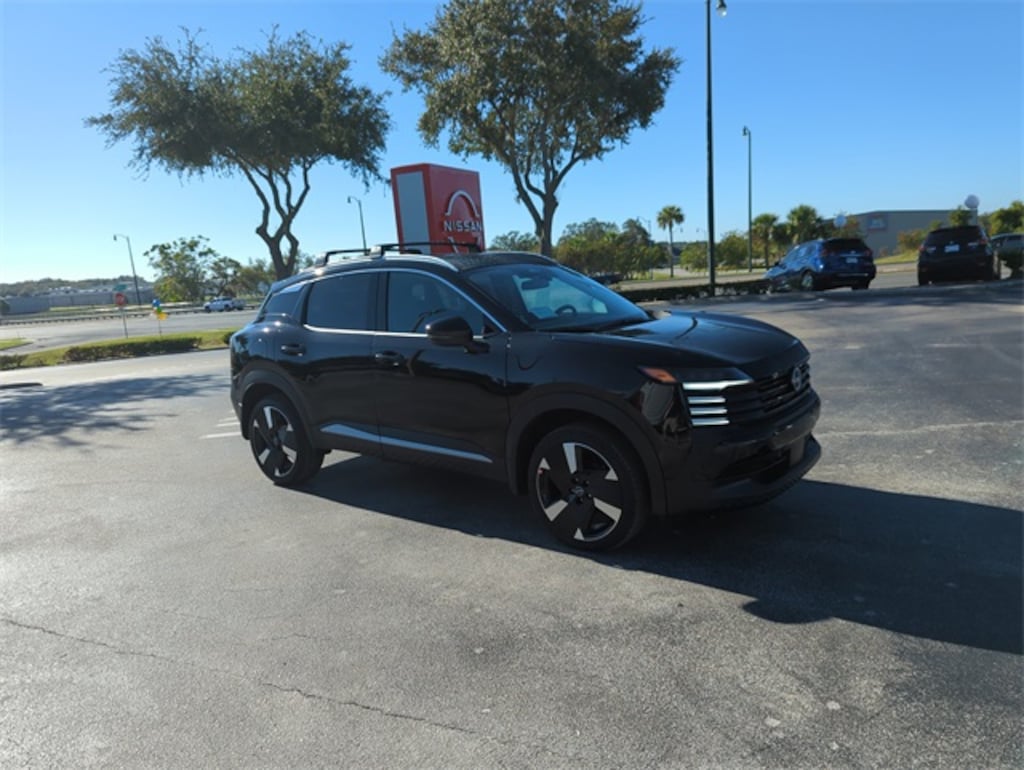 New 2026 Nissan Kicks SR SUV