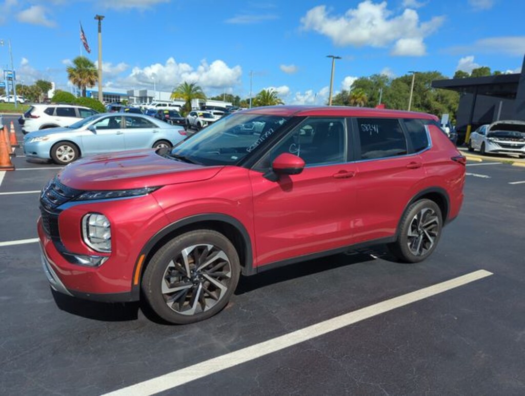 Used 2024 Mitsubishi Outlander SE SUV