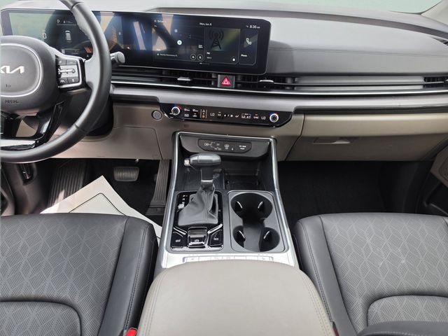 2025 Kia Carnival EX - Photo 23