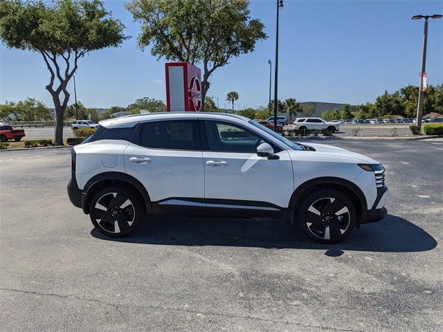 2025 Nissan Kicks SR photo 3