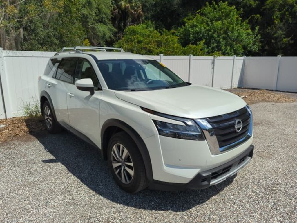 Used 2023 Nissan Pathfinder SL SUV