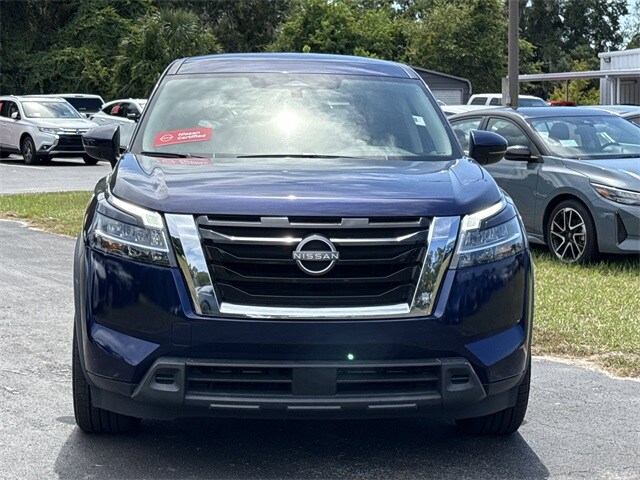 2022 Nissan Pathfinder S photo 2