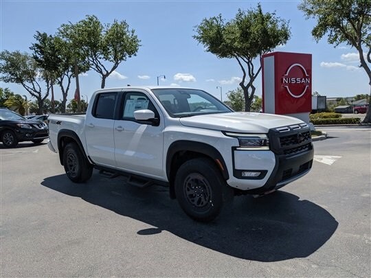 2025 Nissan Frontier PRO-4X photo 2