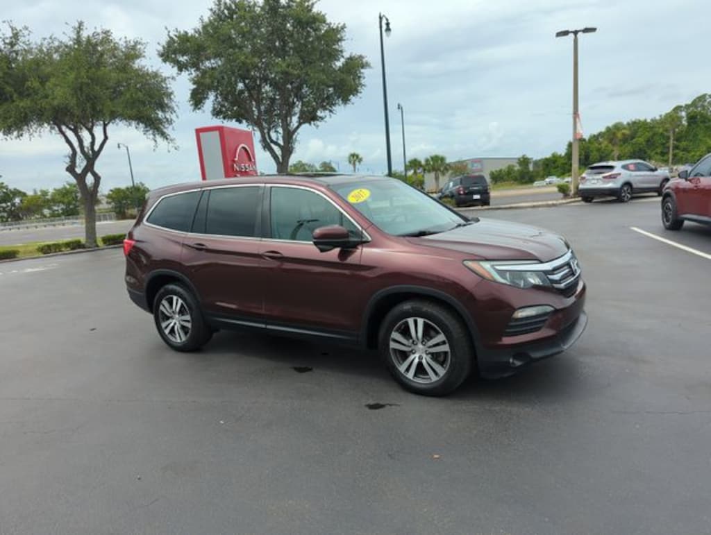Used 2017 Honda Pilot EX-L w/Navigation FWD SUV