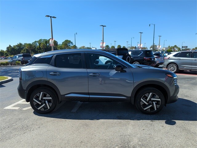 2026 Nissan Kicks SV photo 2