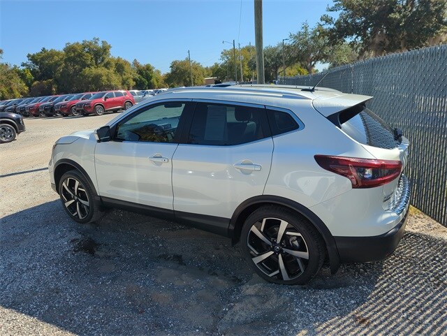 2022 Nissan Rogue Sport SL photo 2