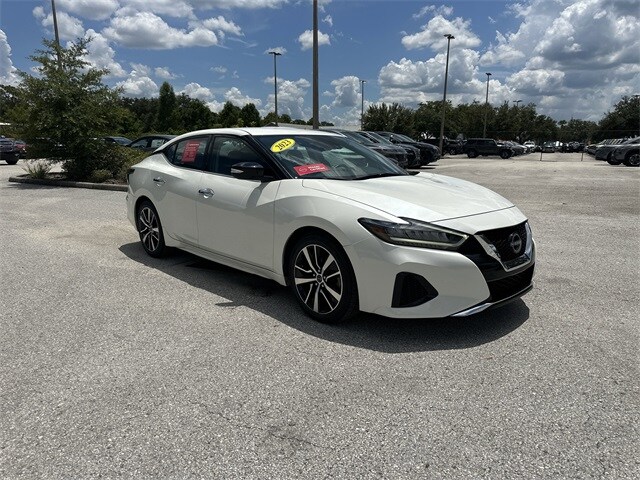2023 Nissan Maxima SV photo 2