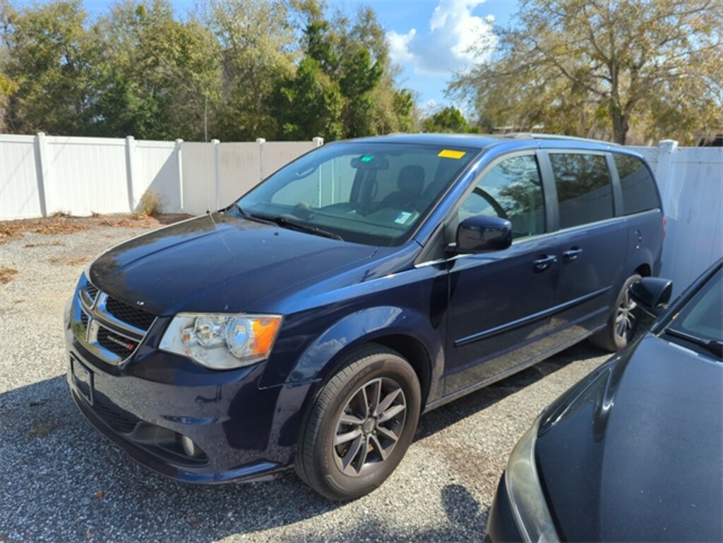 Used 2017 Dodge Grand Caravan SXT Van