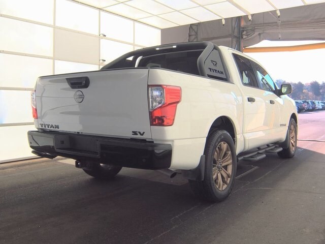 2024 Nissan Titan SV photo 4