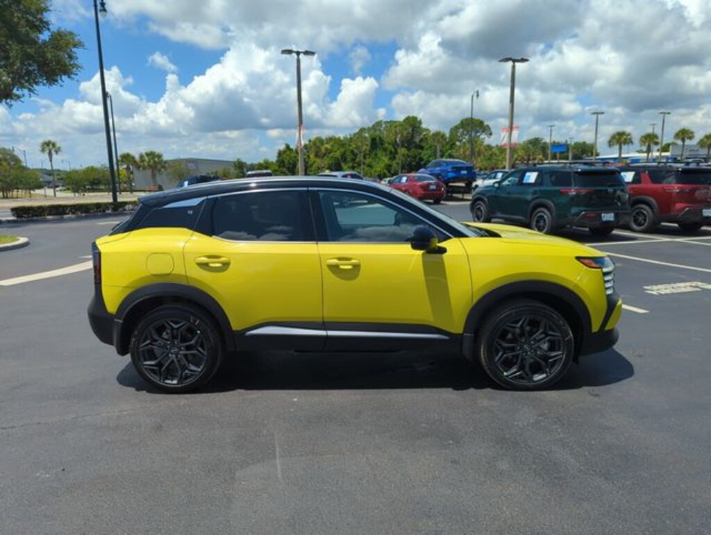 New 2026 Nissan Kicks SR SUV