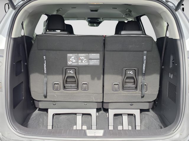 2025 Kia Carnival EX - Photo 17