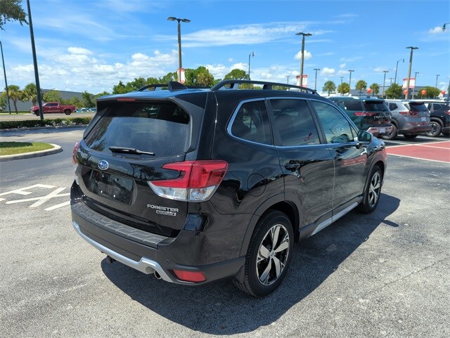 2021 Subaru Forester Touring photo 2