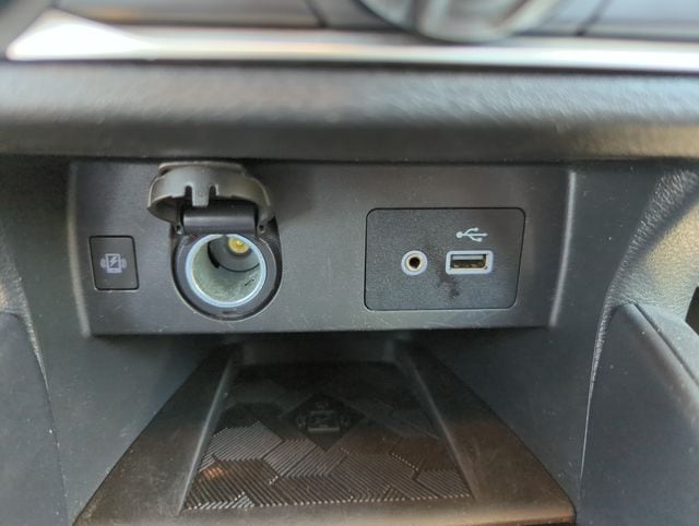 2023 Nissan Versa Sedan SV - Photo 39