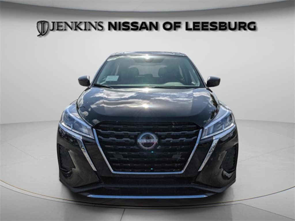 New 2025 Nissan Kicks Play S SUV