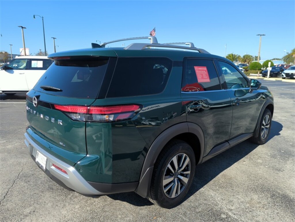 Certified 2024 Nissan Pathfinder SL SUV