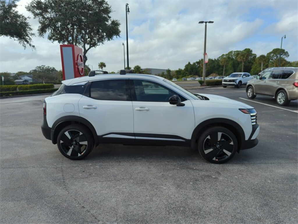 New 2026 Nissan Kicks SR SUV