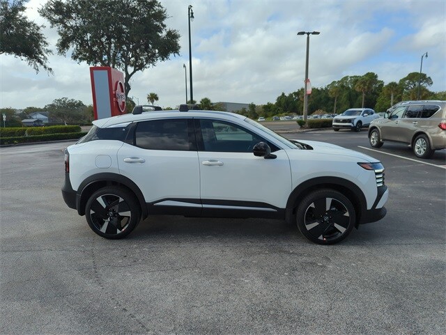 2026 Nissan Kicks SR photo 2