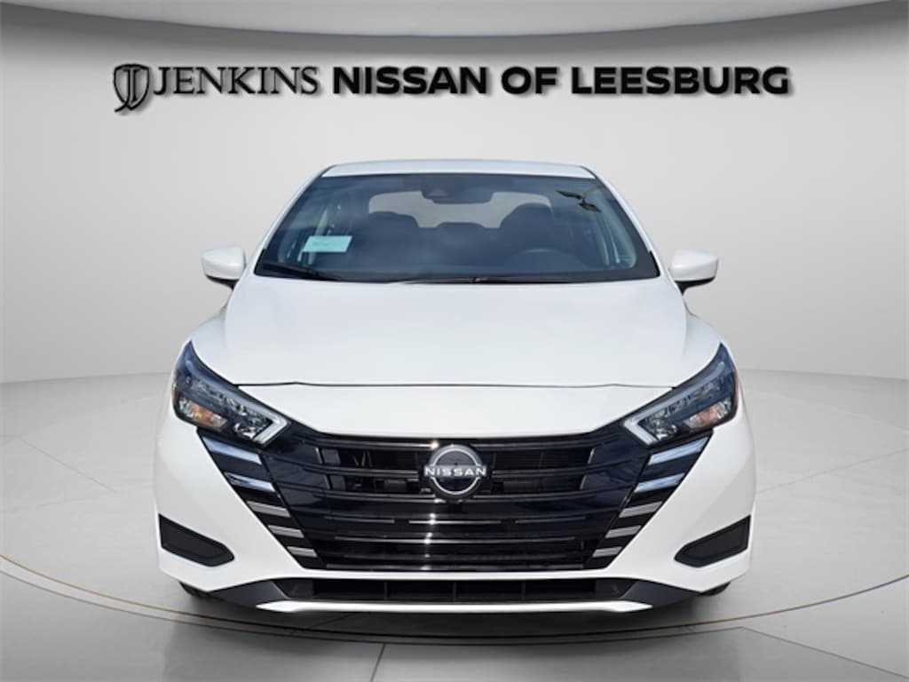 New 2025 Nissan Versa 1.6 SV Sedan