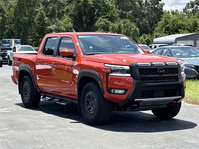 2025 Nissan Frontier PRO-4X photo 2