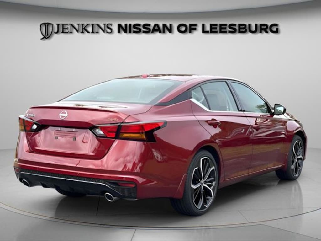 New 2025 Nissan Altima SR Sedan