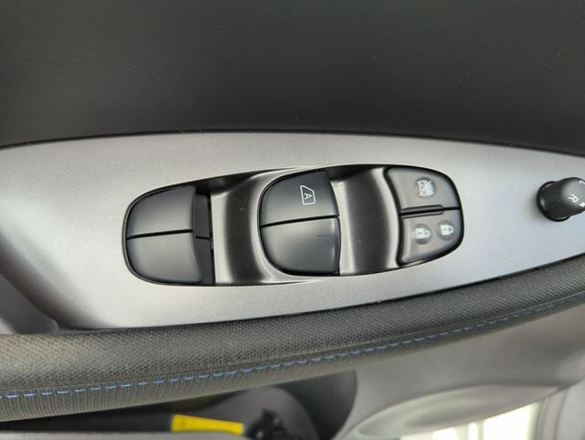 2023 Nissan Leaf S - Photo 30